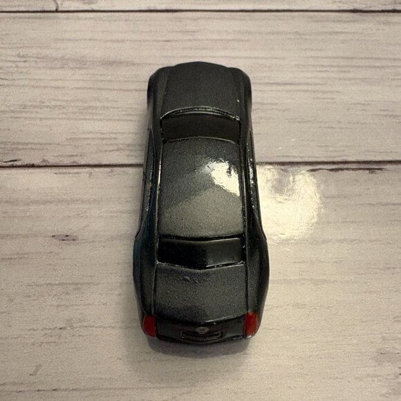 Maisto 2003 Silver Cadillac Sixteen Concept Car Diecast (SKU: 229TO) - Picture 4 of 5